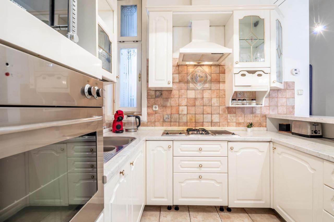 בודפשט Huge Apartment In The City Center מראה חיצוני תמונה